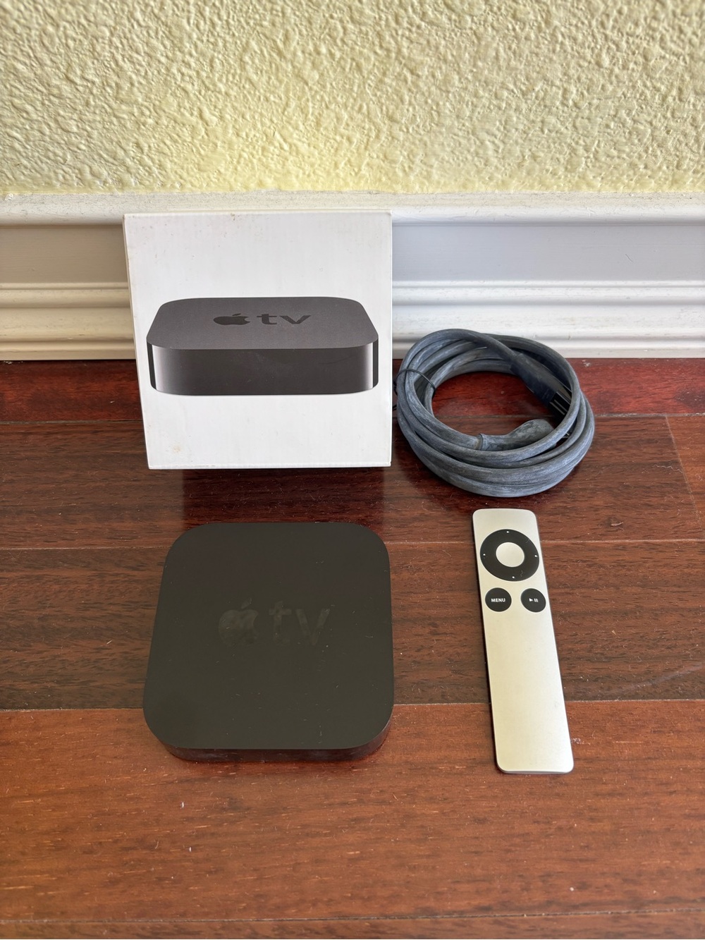 Apple TV Streaming Media Player with Remote